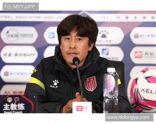 重庆与武汉足球队对决后的战术分析与比赛节奏探讨