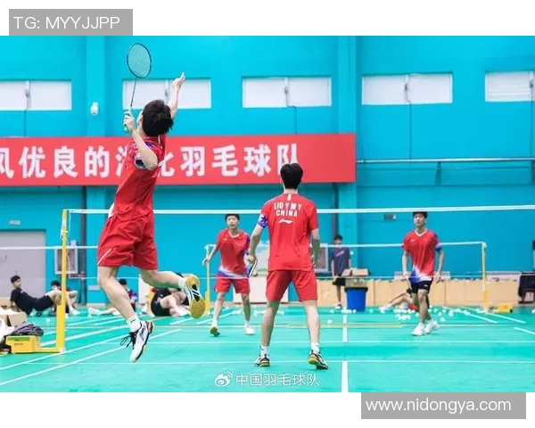 赛后分析:重庆羽毛球队与武汉羽毛球队的战术意识与团队配合探讨 赛后分析:重庆羽毛球队与武汉羽毛球队的战术意识与团队配合探讨