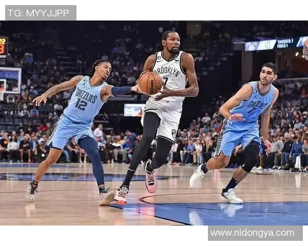 重庆篮球队与杭州篮球队的耐力较量赛后分析与反思 重庆篮球队与杭州篮球队的耐力较量赛后分析与反思