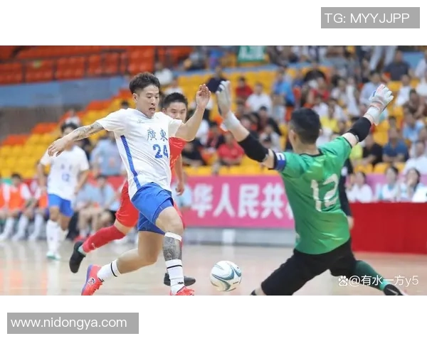 广州足球队的默契配合探讨与战术分析之路 广州足球队的默契配合探讨与战术分析之路