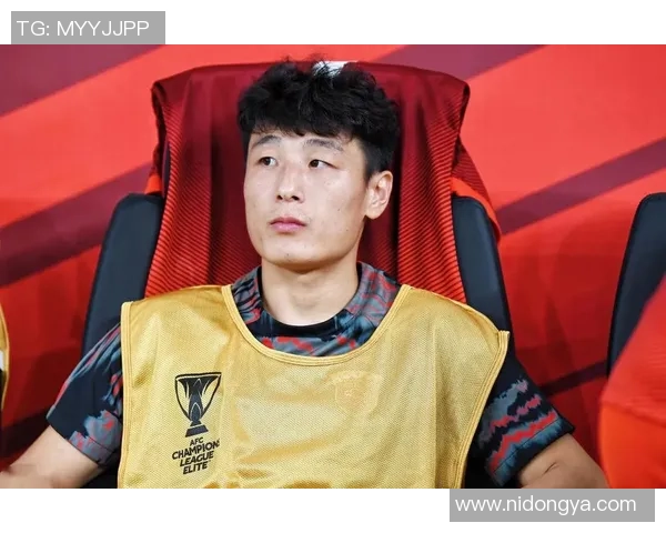 足球明星精彩瞬间展现转手指动作引发球迷热议与模仿潮流